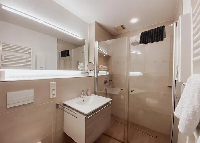 Auf Halbinsel In Direkter Ufernaehe Apartment